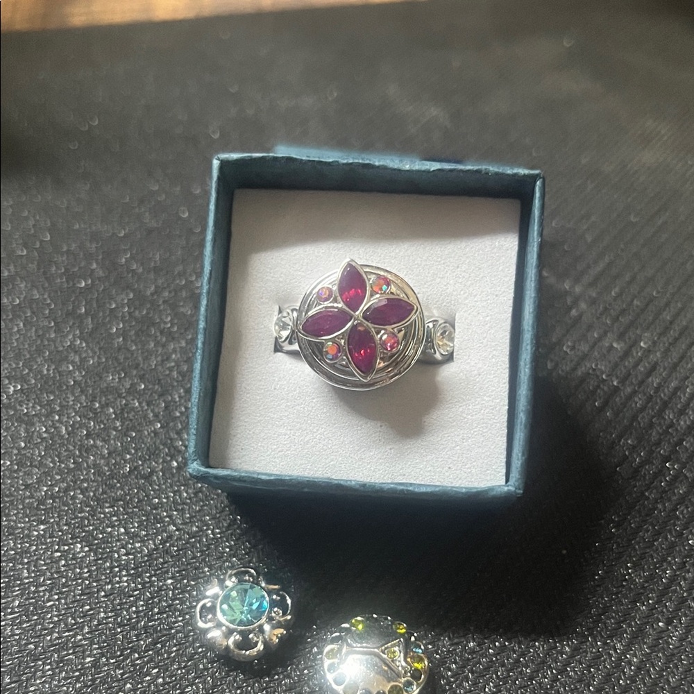 Interchangeable Chic Silver Ring With 3 Charms - image 2